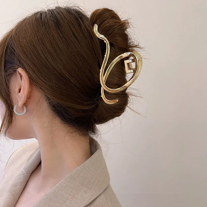 2023 Korean Metal Geometric Hair Claws Barrettes Elegant Hair Clips Crab Hollow Out Hairpin Headwear Women Girl Hair Accessories